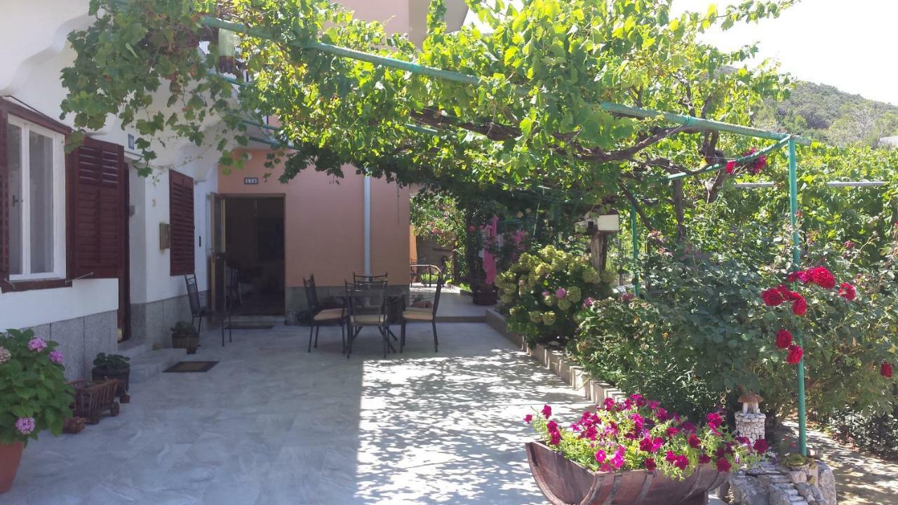 Guesthouse Familija Tariba Supetarska Draga Eksteriør billede
